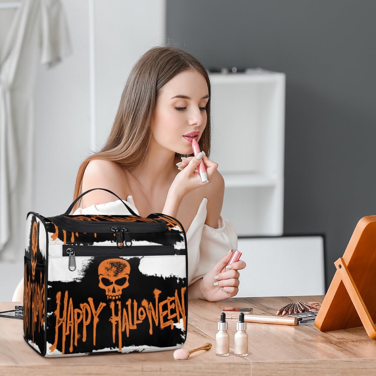 Halloween Decor Theme Toiletry Bag for Women Travel Makeup Organizer with Hanging Hook Traveling Cosmetic Bags for Toiletries Accessories
