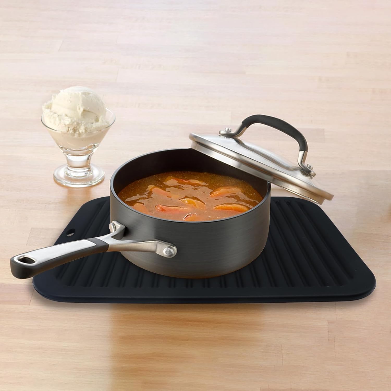 Coomin Salvamanteles de silicona para platos calientes, 2 alfombrillas resistentes al calor para encimeras, almohadillas calientes antideslizantes