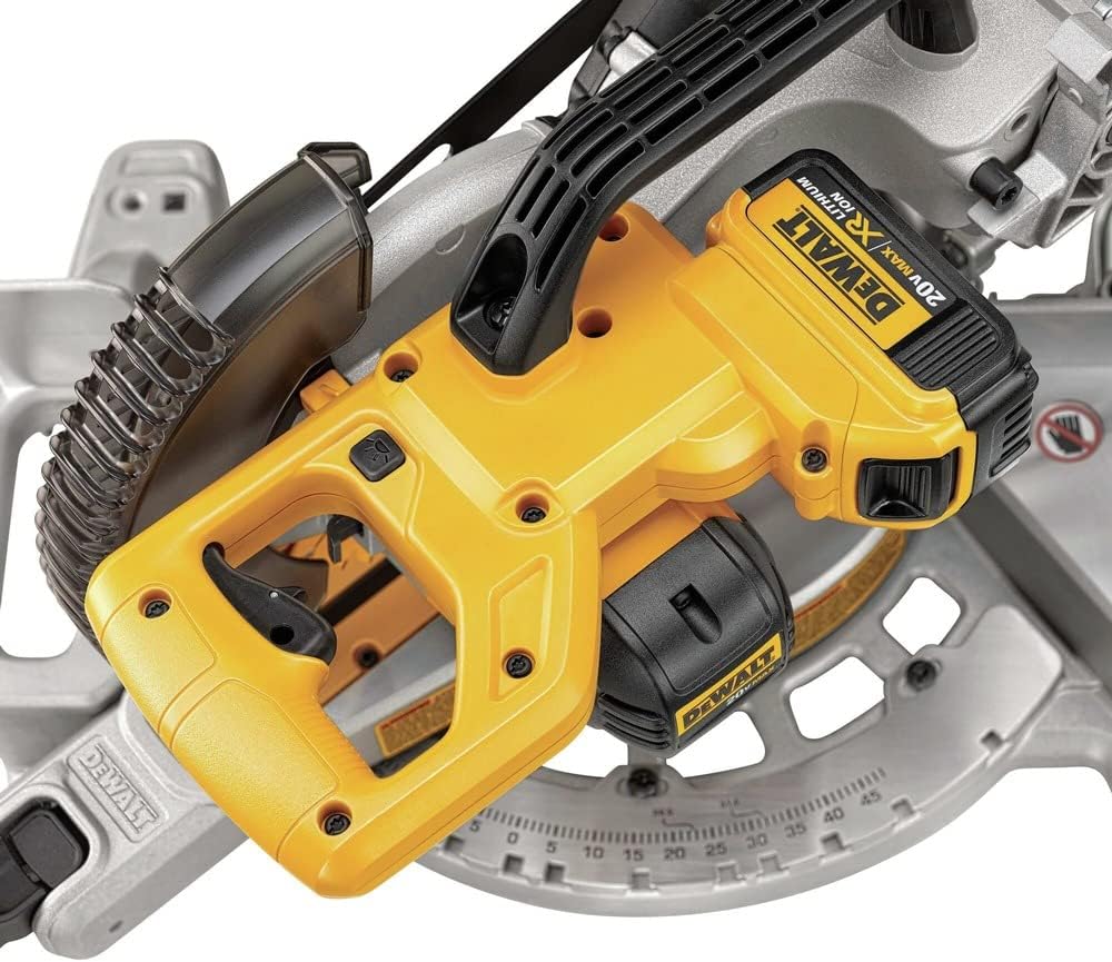 Dewalt DCS361M1-DCB204-2-BNDL 20V MAX XR Kit de sierra ingletadora deslizante inalámbrica de iones de litio cepillado de 7-14 pulgadas con paquete