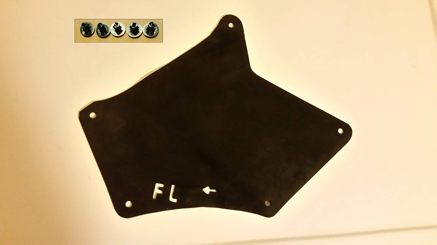 Yota Liners Juego de cuatro protectores contra salpicaduras con clips para 4Runner 2010-2020 (forro de guardabarros, delantal, escudo, protector