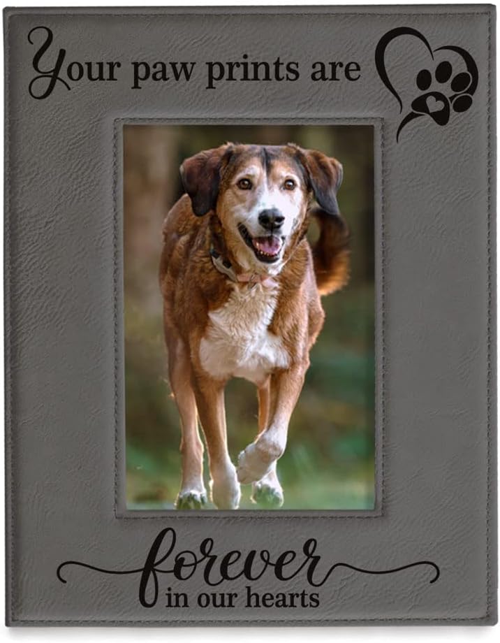 KATE POSH – Your Paw Prints are Forever in our Hearts. Marco de fotos de cuero grabado. Regalo conmemorativo para mascotas, pérdida de perro y gato,