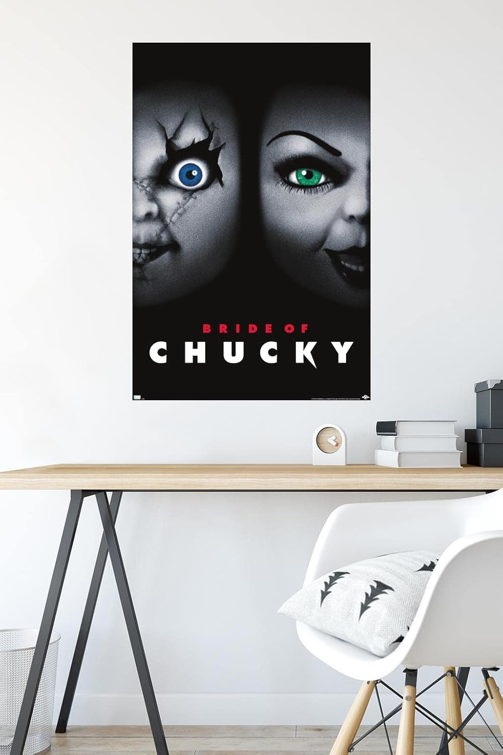 Trends International Child’S Play Bride Of Chucky – Póster de pared de una hoja, 22.375 x 34 pulgadas, versión premium sin marco