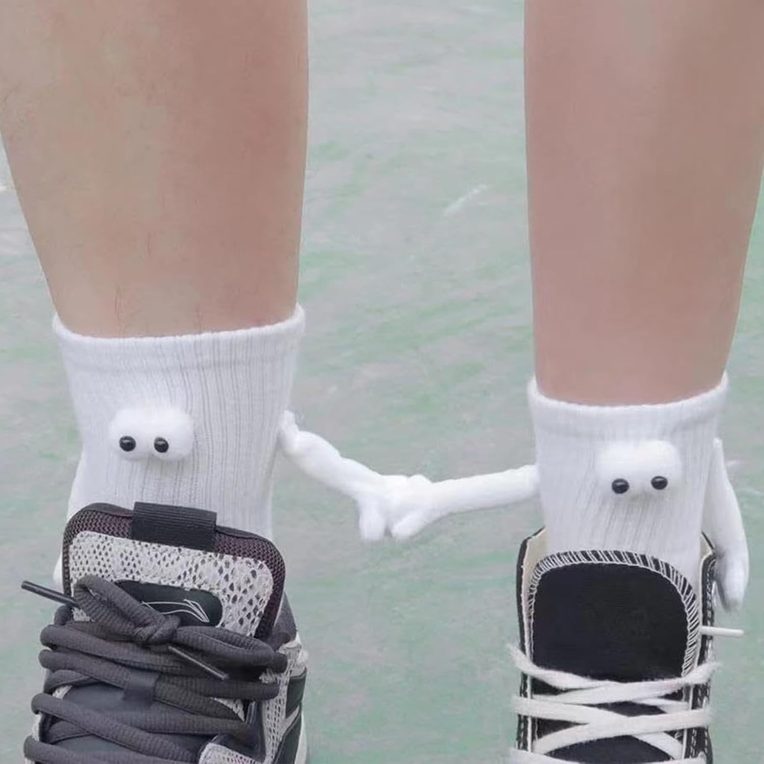 Tiantianka Calcetines para parejas tomados de la mano, calcetines de tubo medio con succión magnética 3D, unisex, divertidos para parejas,