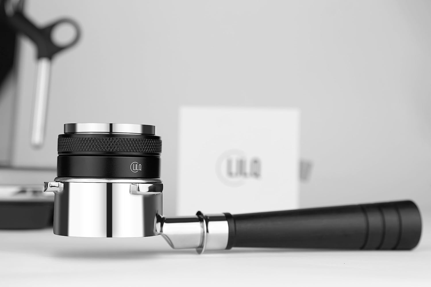 Distribuidor de café de 2.087 in  Profundidad ajustable  Nivelador de portafiltros de doble cabezal  Compatible con portafiltros Breville de 2.126