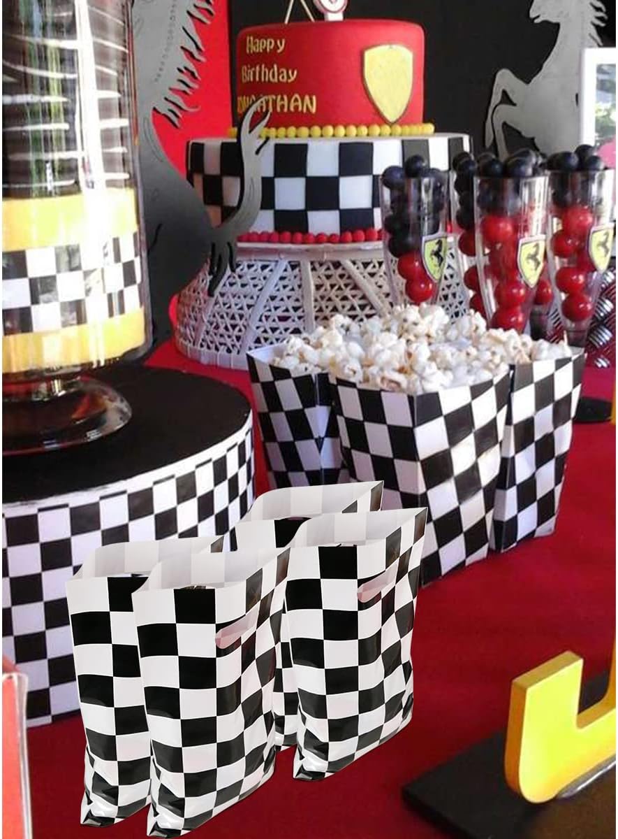 CODOHI Bolsa de regalos de fiesta de coche de carreras, 50 bolsas de dulces a cuadros en blanco y negro de plástico para carreras, bolsas de regalo