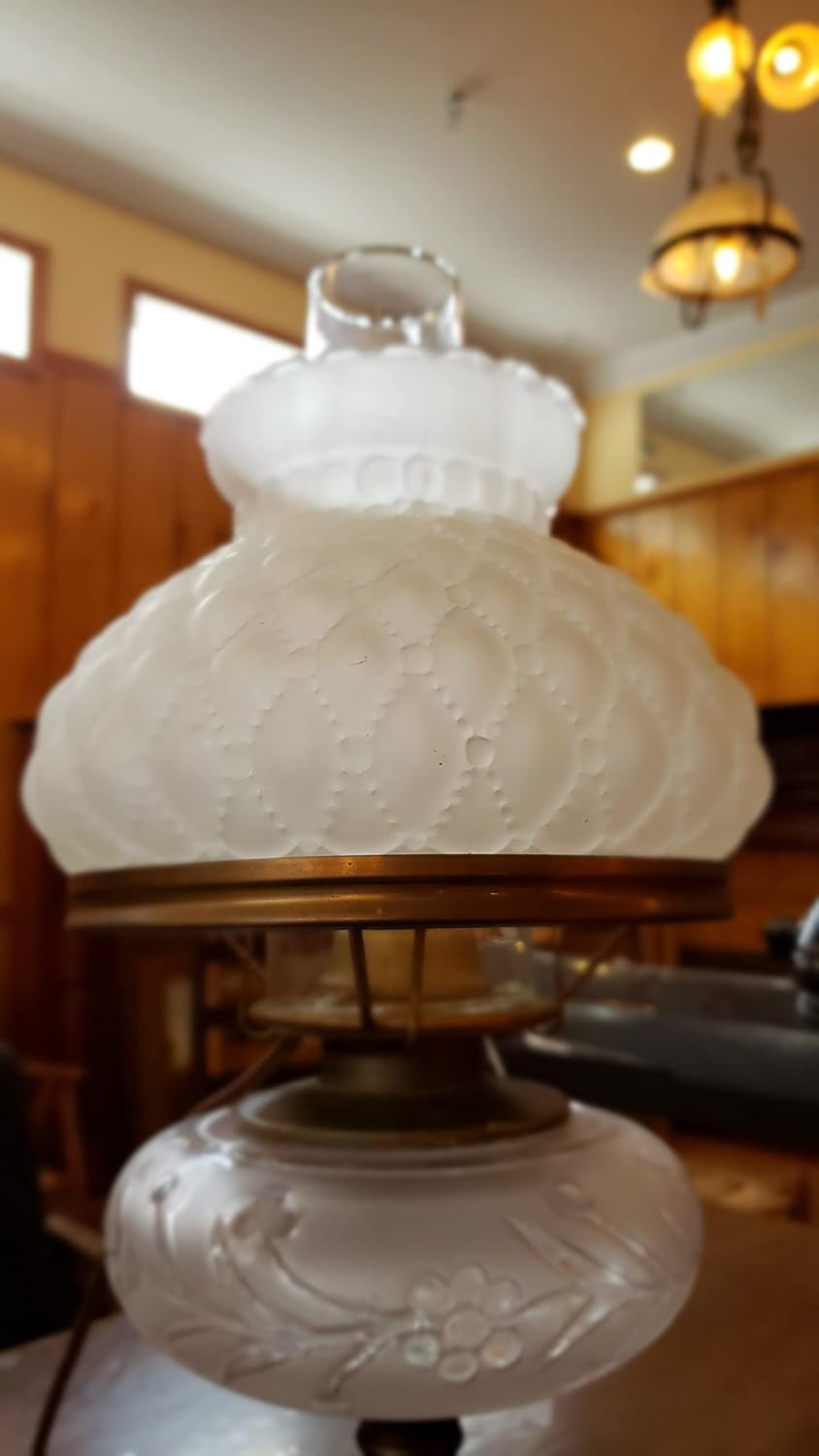 B&P Lamp 7 pulgadas Fitter – Sombra de estudiantes con patrón acolchado de diamante satinado (esmerilado) con parte superior prensada para lámparas