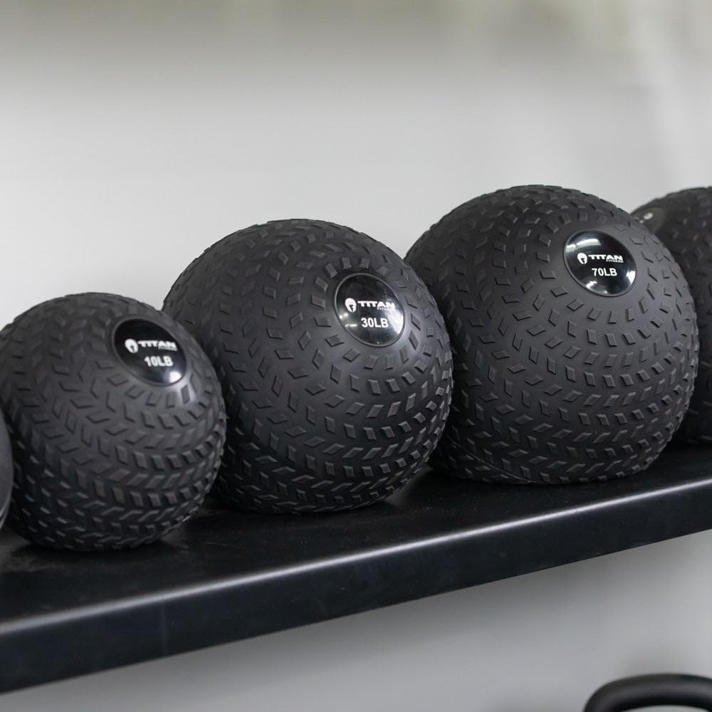 Titan Fitness Pelota de goma de golpe, rebote muerto, entrenamiento con pesas lanzar, atrapar, golpear, girar