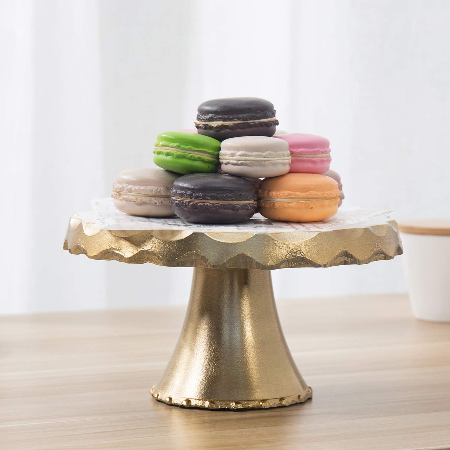 MyGift Soporte redondo de aluminio para tartas de 8 pulgadas en tono dorado con parte superior blanca, soporte para cupcakes elevador de postres,