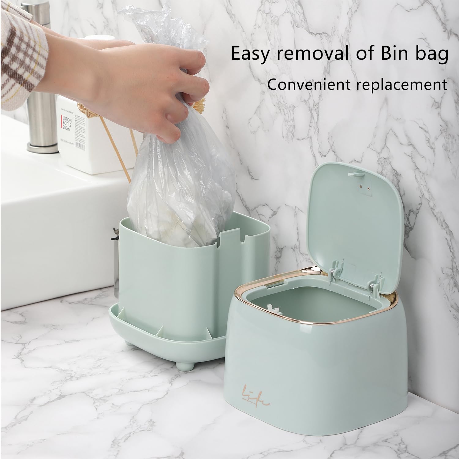 Bonito bote de basura mini para escritorio, papelera portátil desplegable para acampar y SUV, conducción automática con tapa de bloqueo