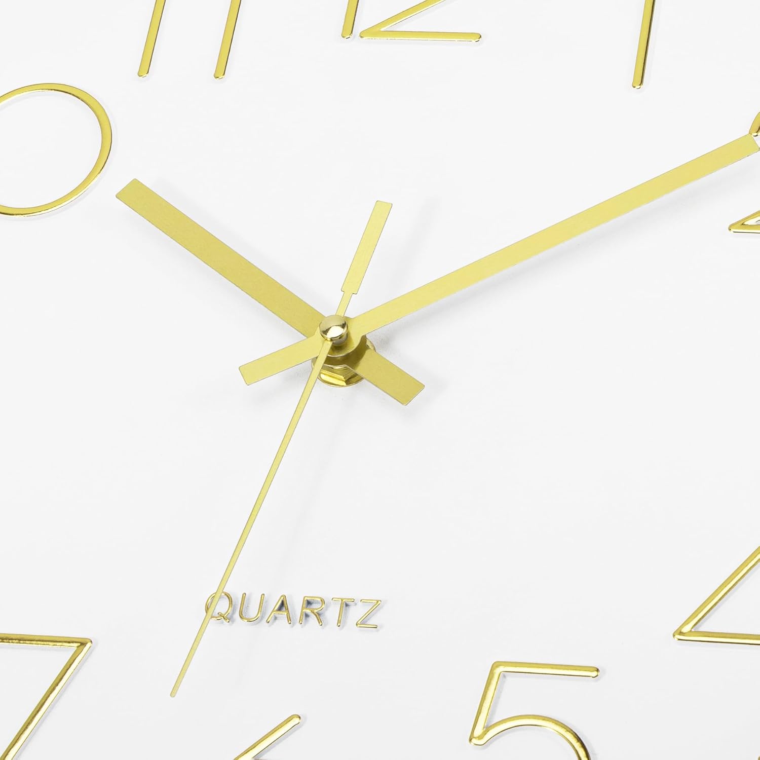Lumuasky Reloj de pared dorado de 12 pulgadas, silencioso, sin tictac, funciona con pilas, reloj redondo moderno para sala de estar, dormitorio,