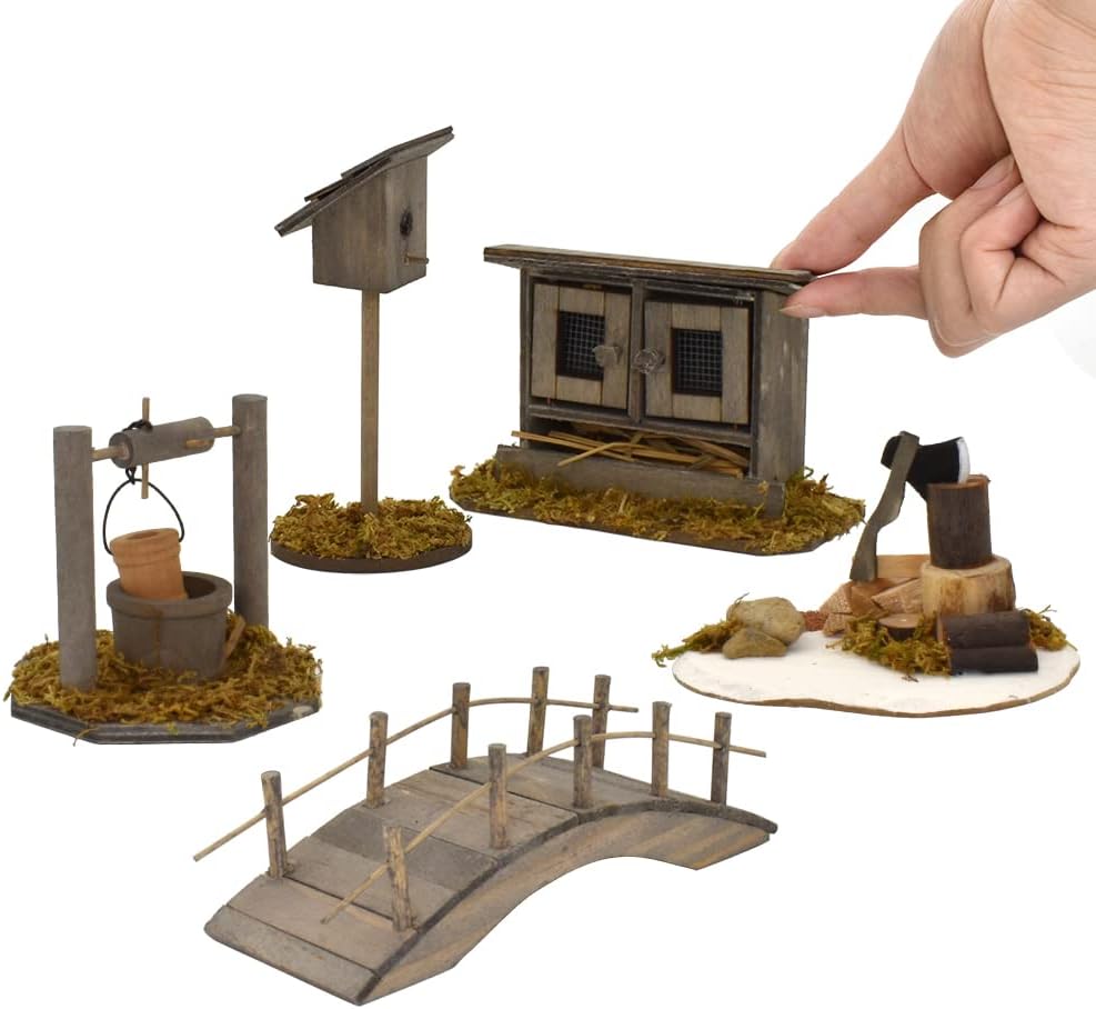 iland Accesorios para casa de muñecas en escala 112, juego de granja de casa de muñecas incluido Pozo de deseos de madera y hacha con leña y