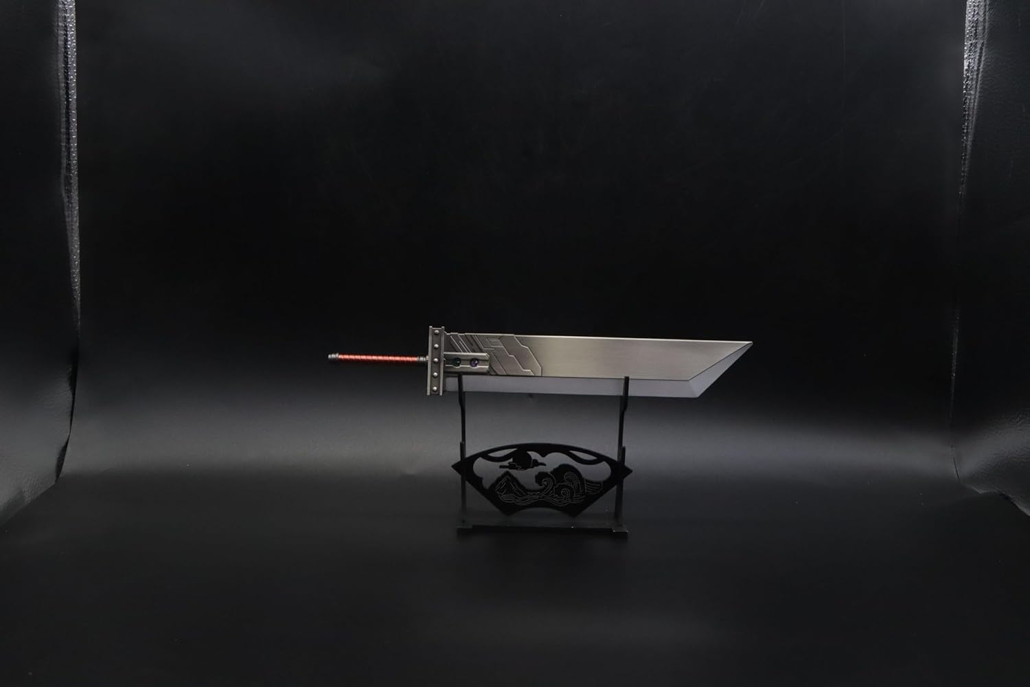 Soporte de exhibición de espada, soporte de madera Katana de 2 niveles, diseño de paisaje tallado negro, soporte para armas, escaparate elegante