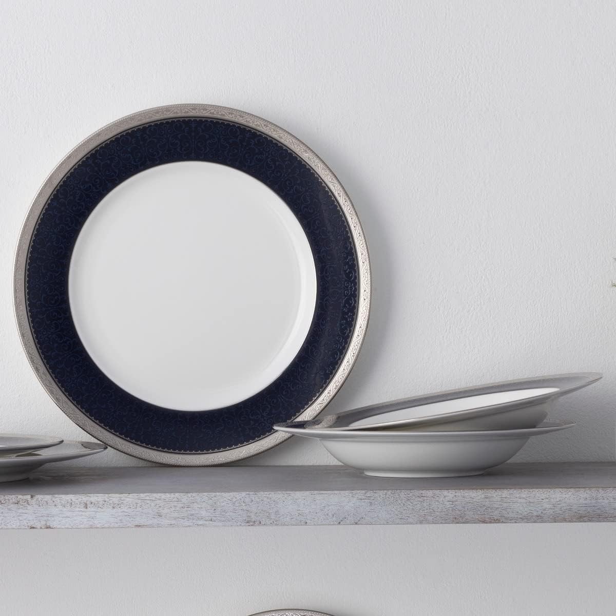 Noritake Odessa Cobalt Platinum – Juego de 12 piezas, color azulblanco