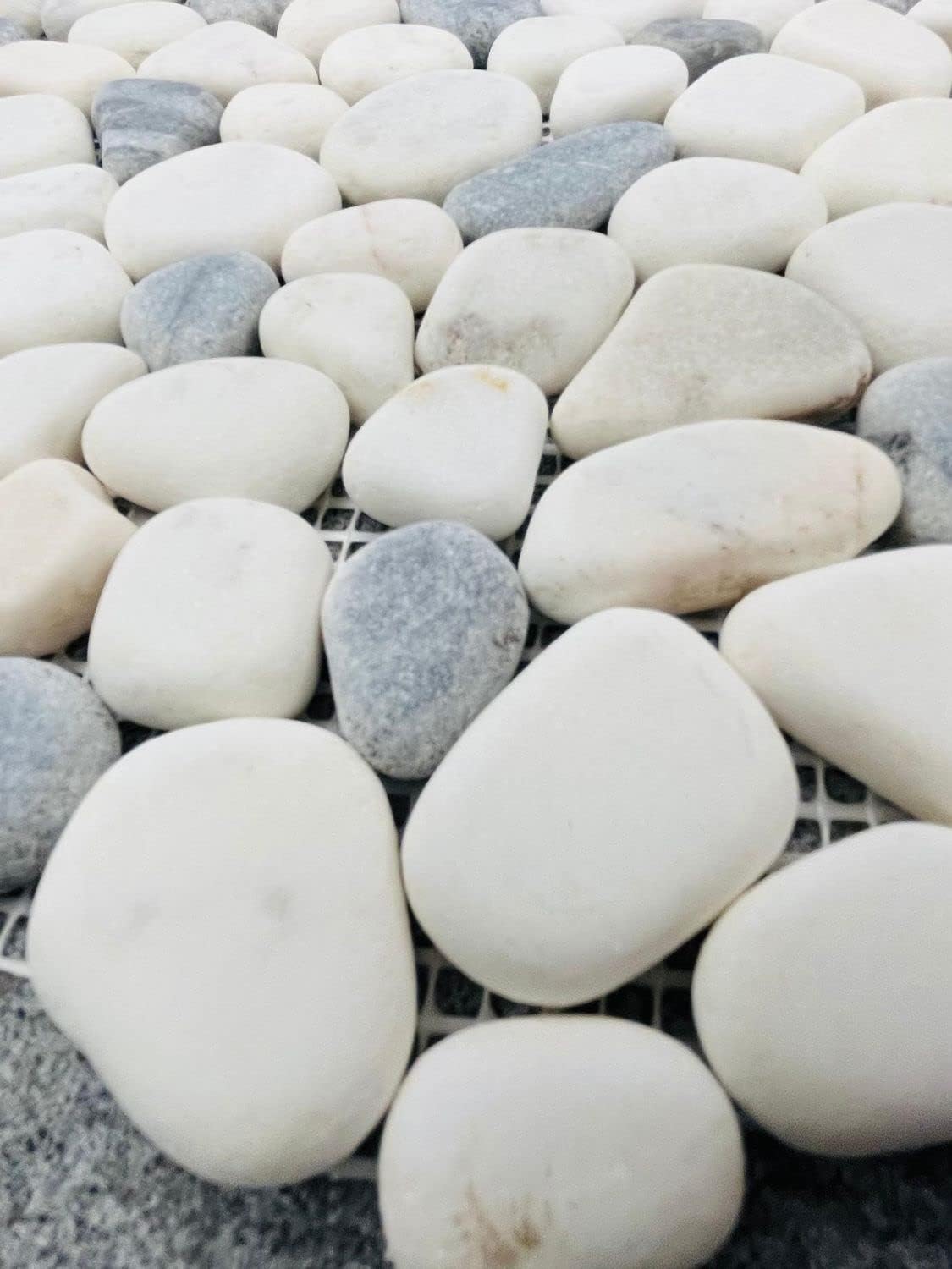 Tenedos Azulejo de mosaico de piedra de mármol gris y Carrara Pebbles para suelo y pared de baño, ducha y pared al aire libre (1 hoja)