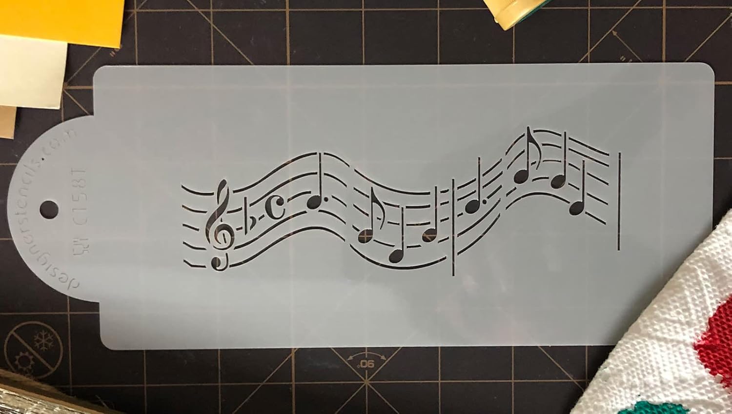 Designer Stencils C158t – Plantilla para pastel de notas musicales (versión corta), beigesemitransparente, 2.5 x 6 pulgadas
