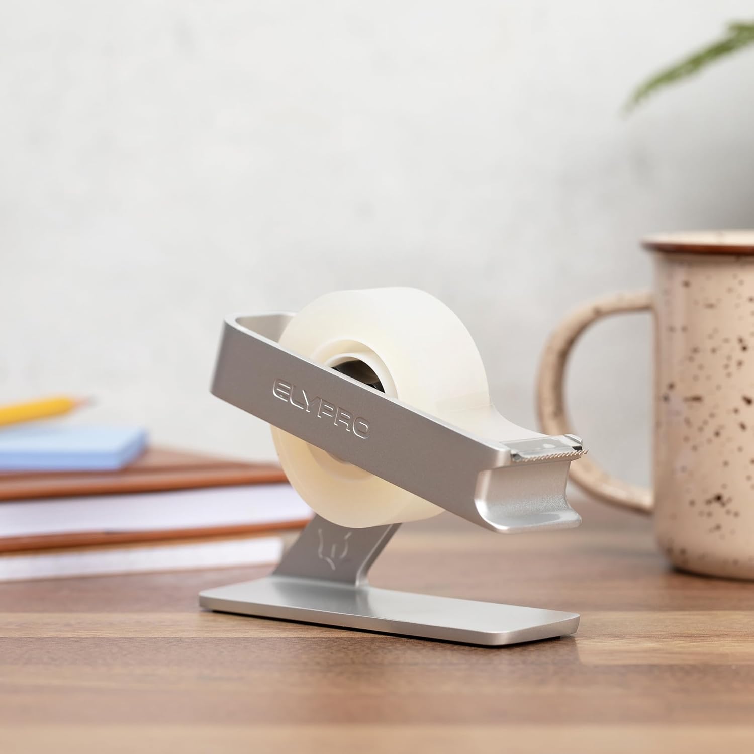 ELYPRO Dispensador de cinta moderna para escritorio de oficina, diseño elegante y minimalista, hecho meta pesado, ahorra espacio, perfecto para uso