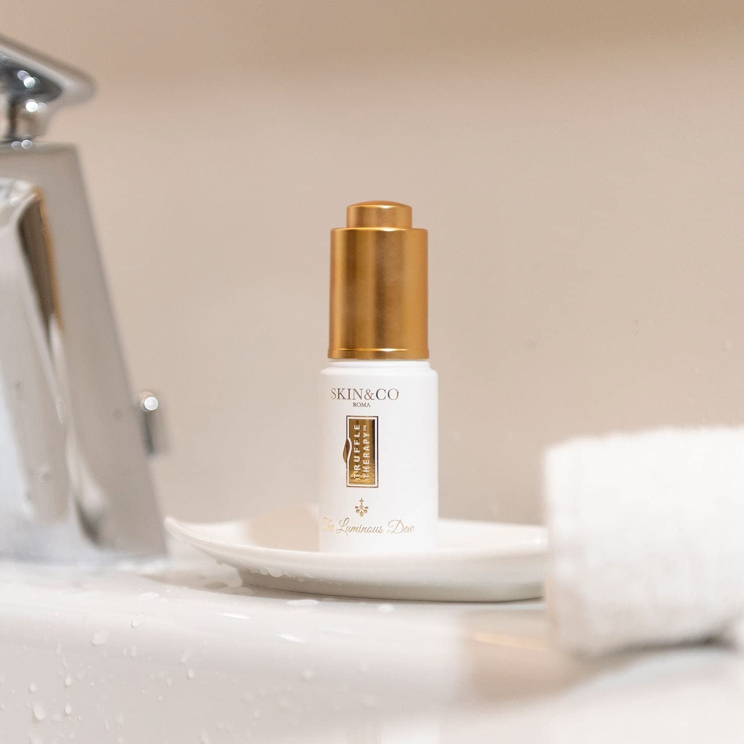 SKIN&CO Truffle Therapy – Suero luminoso para ojos, 0.5 onzas líquidas