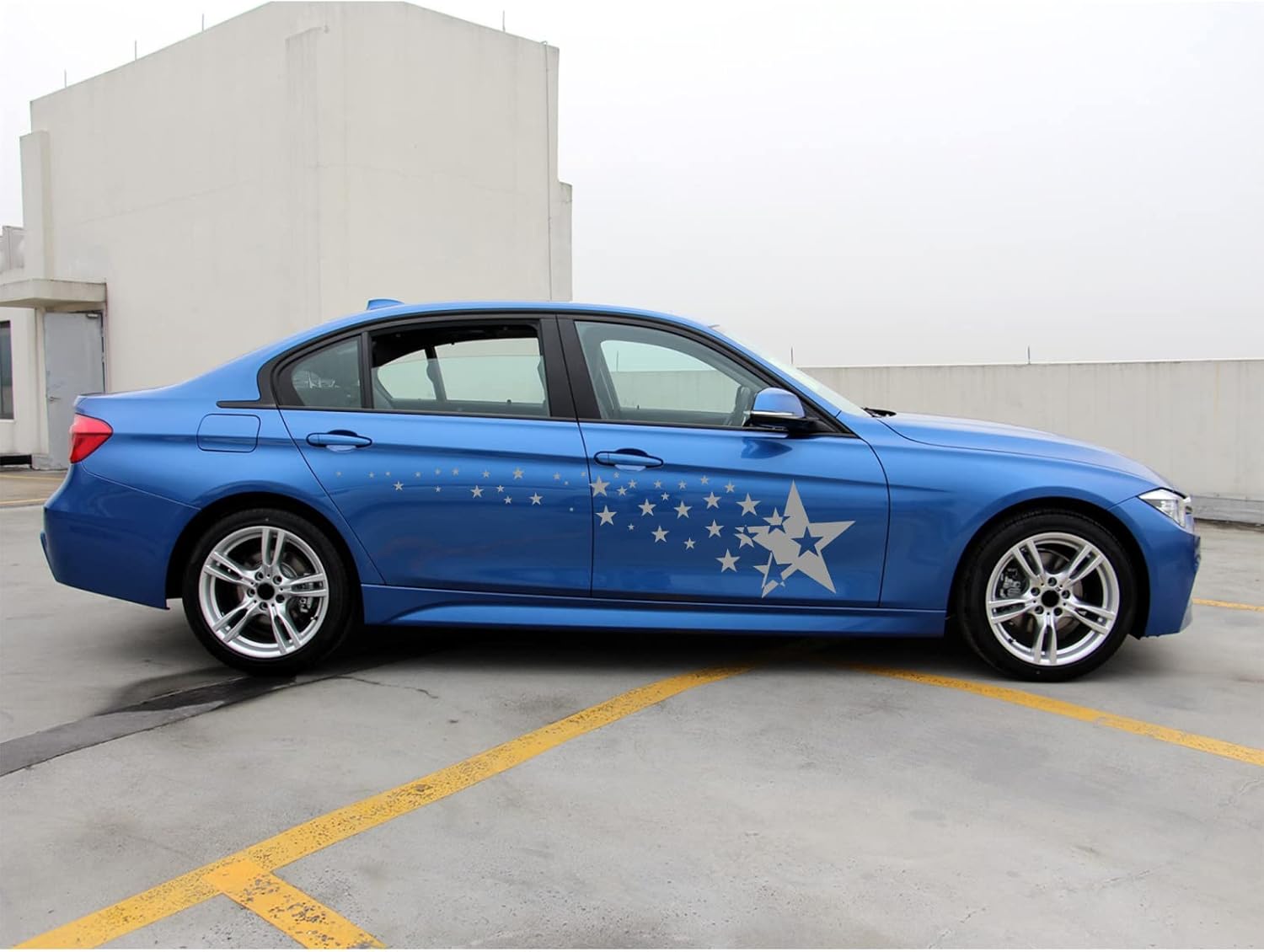 2 calcomanías de vinilo universales con diseño de estrellas para todos los autos, U007, color gris