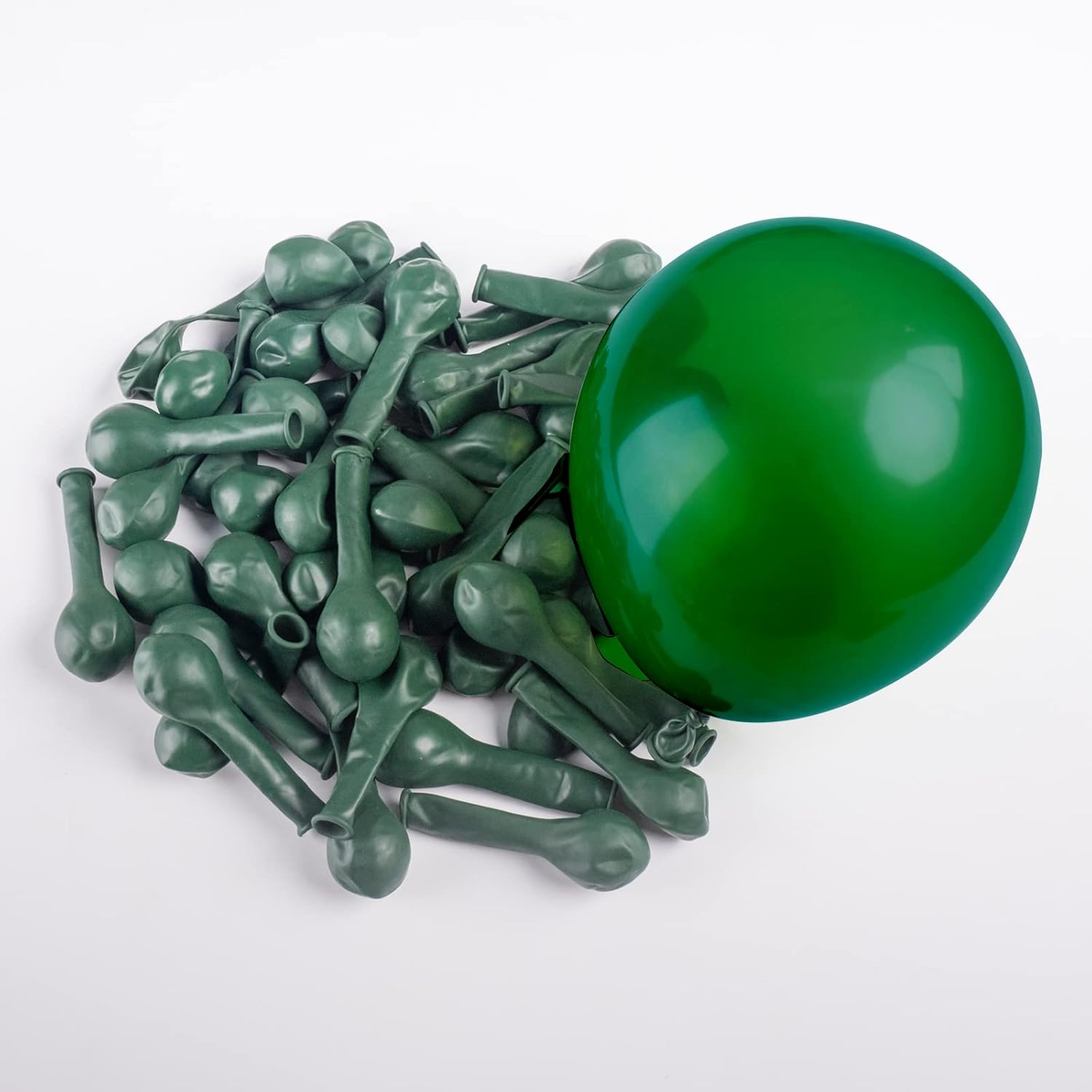 Paquete de 100 globos verdes de 5 pulgadas, globos de color verde oscuro de JOGAMS para decoraciones de fiesta de cumpleaños con temática de safari