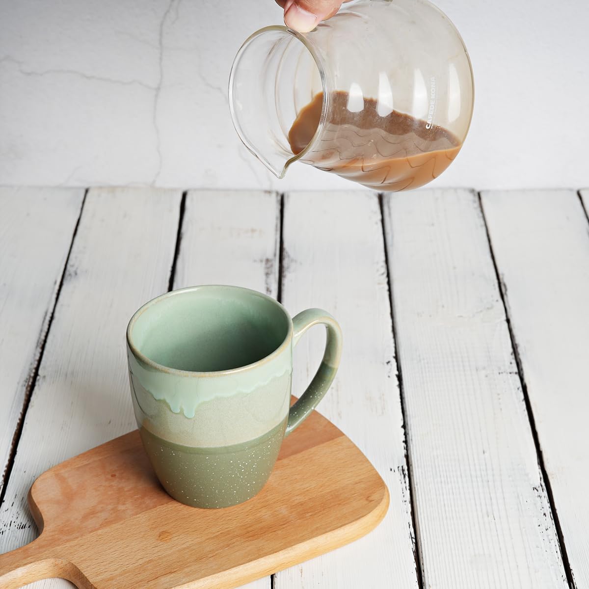 Bosmarlin Juego de 4 tazas de café de cerámica, 17 onzas, tazas de café verdes con mango grande, aptas para microondas, esmalte reactivo único
