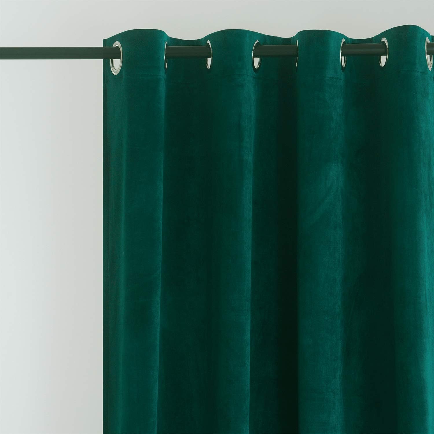 Cortinas de terciopelo de Roslyn.