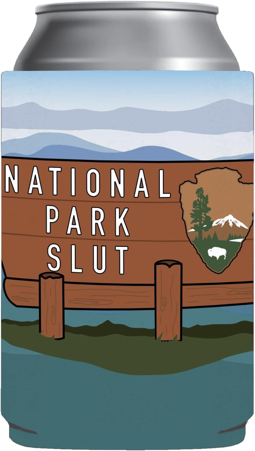 National Park Slut Coozie – Enfriador de latas divertido – Regalo de broma – Regalo de elefante blanco – Soporte para latas de cerveza Coozie Sleeve