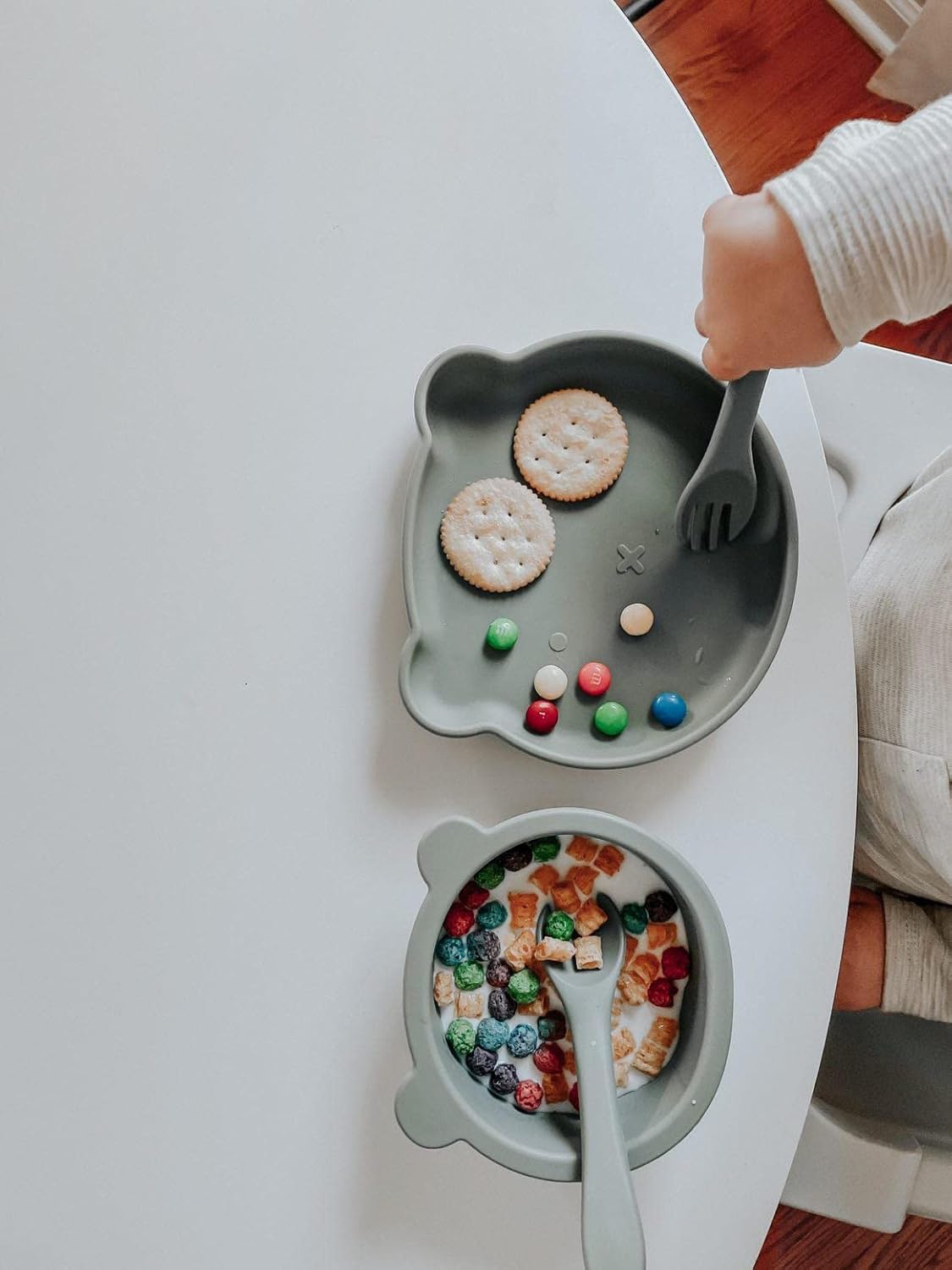 Plato de succión de silicona para niños, cuenco de succión y cucharas para bebés, sin BPA (salvia)