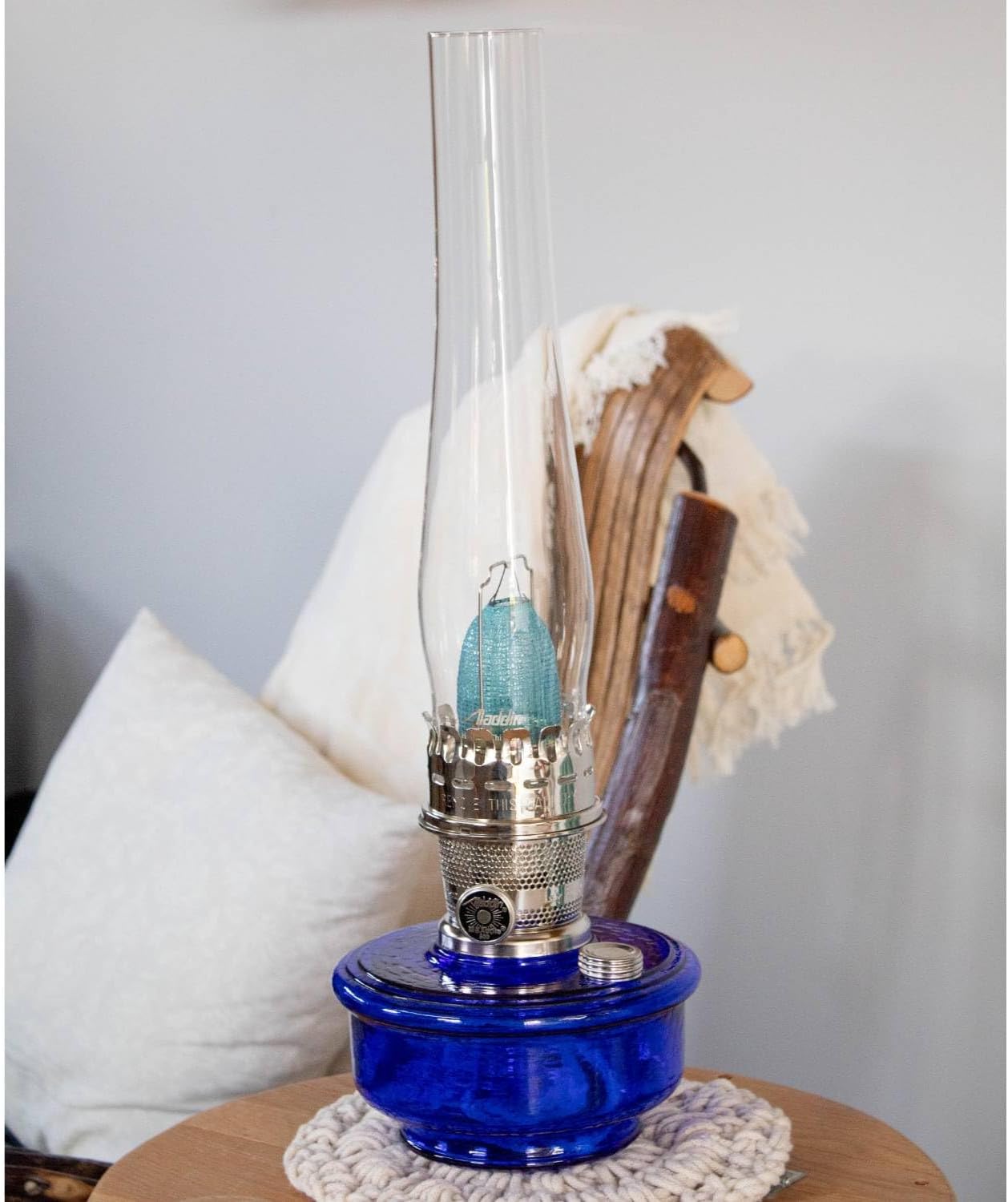 Aladdin Genie III – Lámpara de aceite, iluminación de emergencia interior para estante, mesa o colgante, cuenco de vidrio azul cobalto con quemador