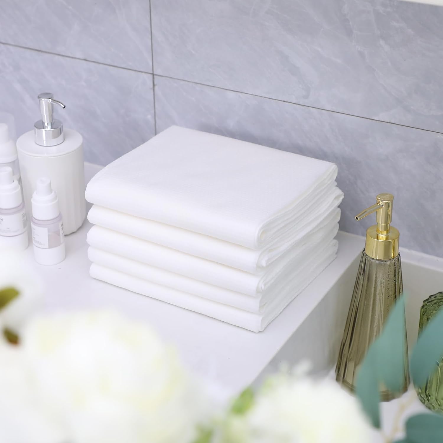 Buryeah 30 toallas de baño desechables de 27.5 x 55 pulgadas, color blanco, toalla de campamento de cuerpo grande, toallas desechables de secado