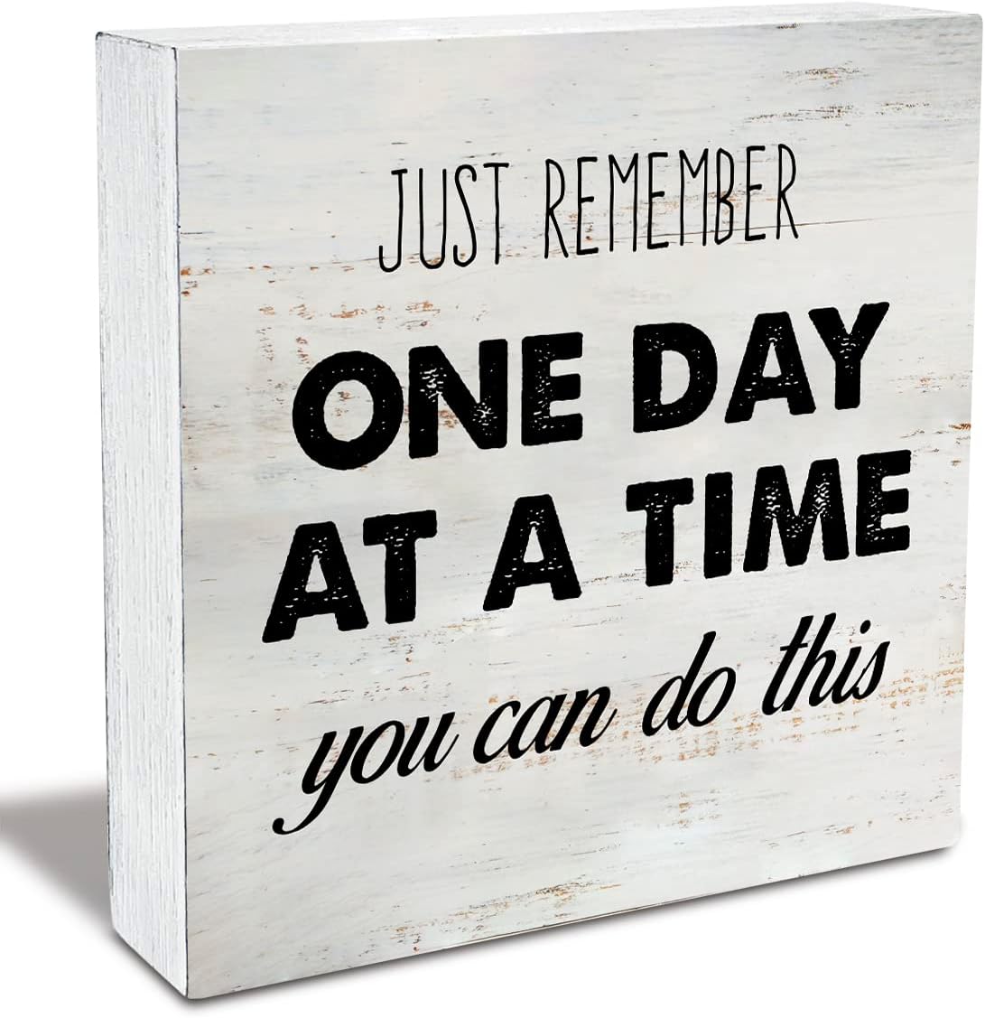 Cartel rústico de madera con texto en inglés “One Day at a Time”, inspirador motivacional, caja de madera motivacional para casa de campo, oficina,