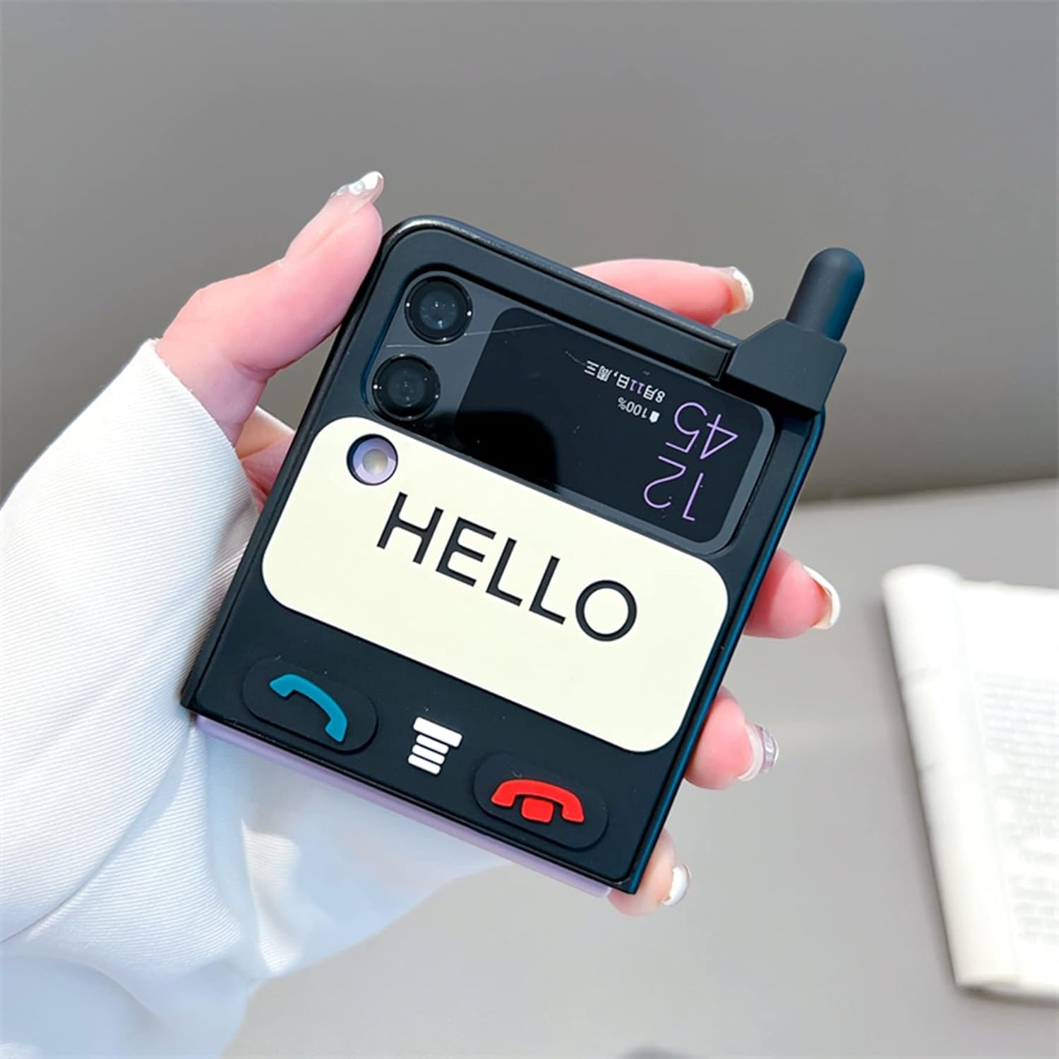Funda retro Kawaii Girls para Galaxy Z Flip 4, diseño divertido del teléfono, material de policarbonato (teléfono-negro)