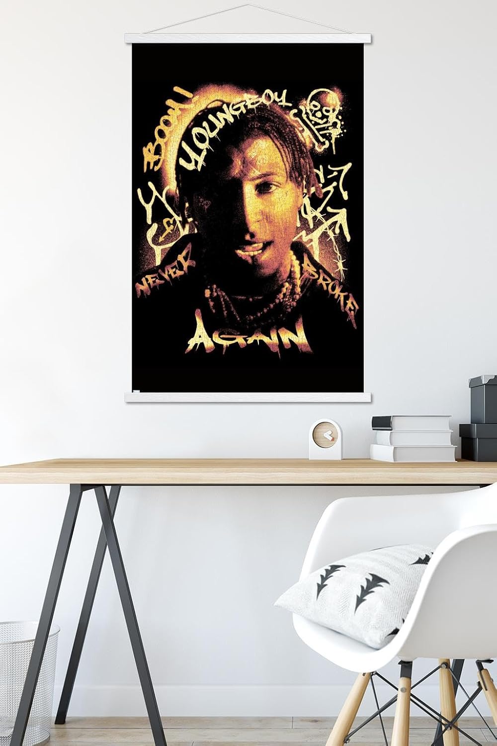 Trends International NBA Youngboy – Póster de pared de graffiti, 22.37 x 34.00 pulgadas, paquete de impresión y colgador blanco