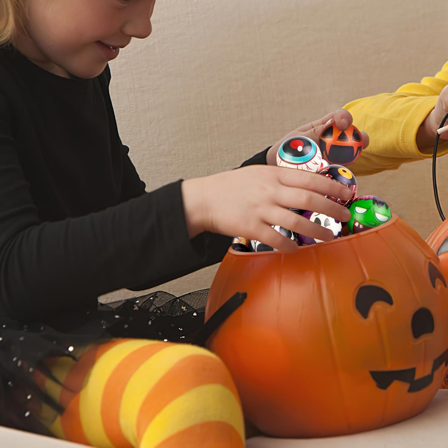 3 otters 16 bolas de estrés para niños, bolas de estrés de Halloween, regalos de fiesta de Halloween, bolas para apretar, juguetes para aliviar el
