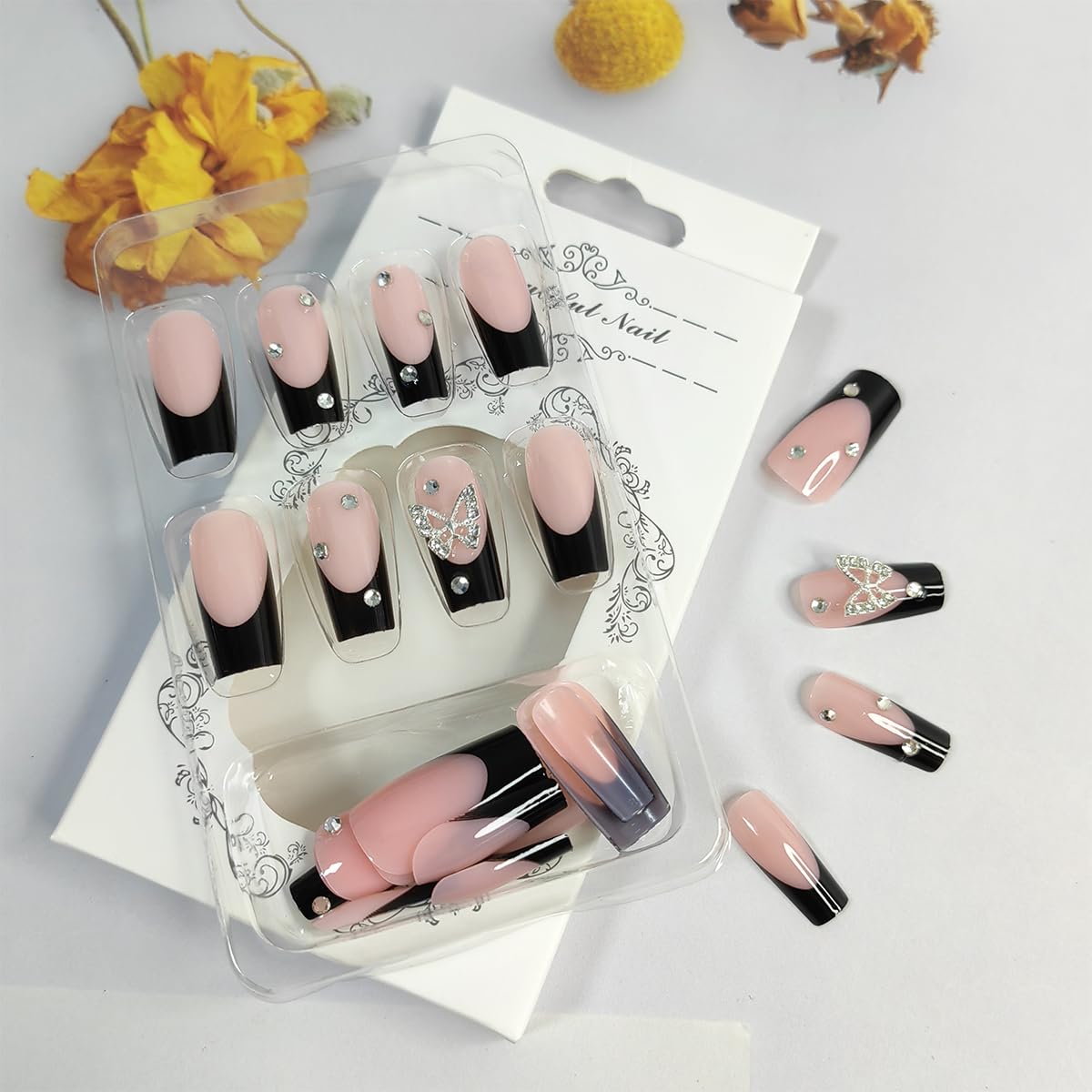Uñas postizas a presión con punta francesa, largas y cuadradas, con dijes de mariposa y diamantes de imitación, cobertura completa, uñas adhesivas