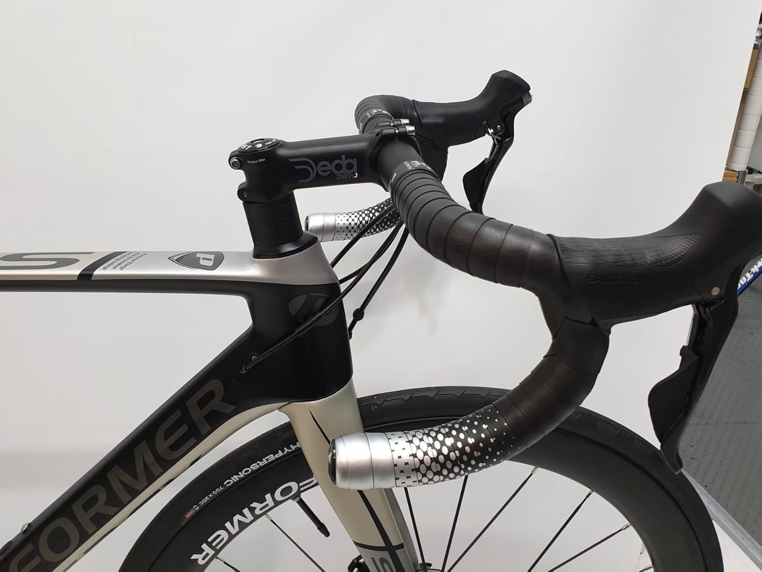 CICLOVATION BAR – Cinta adhesiva de cuero, piel sintética con combinación de colores Fusion en las texturas iridiscentes para un excelente agarre y