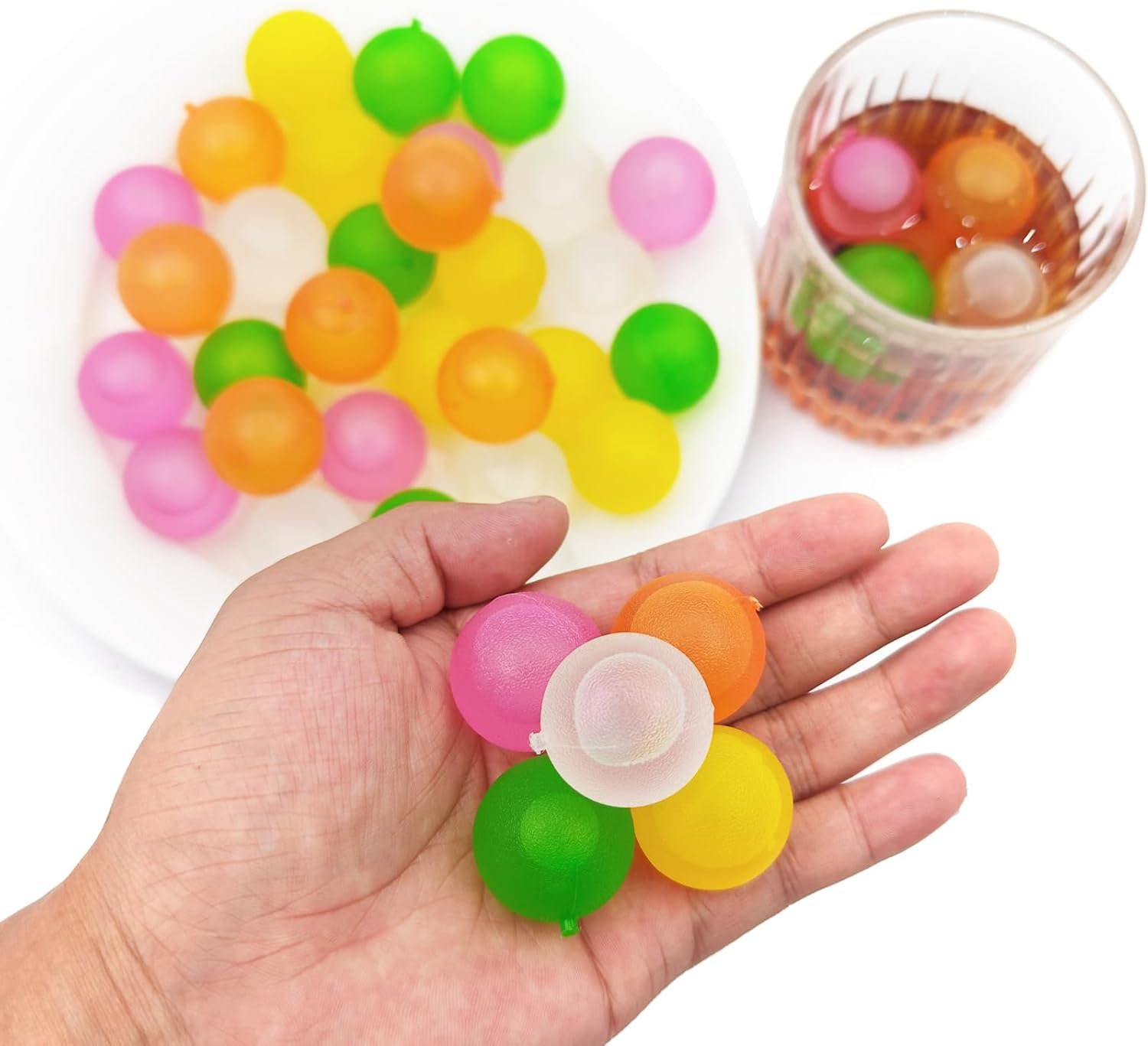 Paquete de 40 cubitos de hielo de plástico reutilizables para bebidas como whisky, vino o café, para mantener tu bebida fría durante más tiempo, se