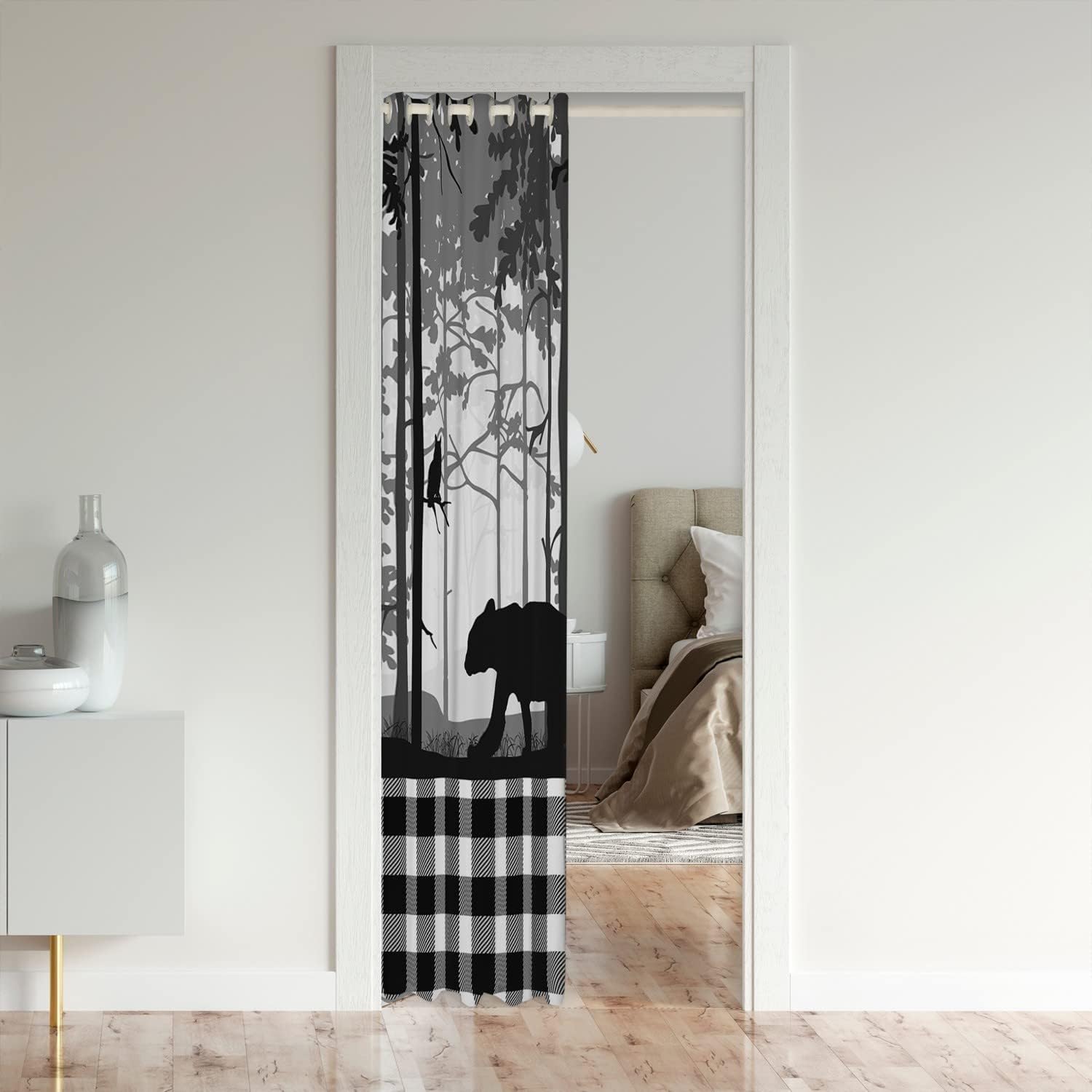 Castle Fairy Cortina de puerta con estampado de oso de 42 pulgadas de ancho x 80 pulgadas de largo, estilo retazos de cuadrícula negra y blanca,