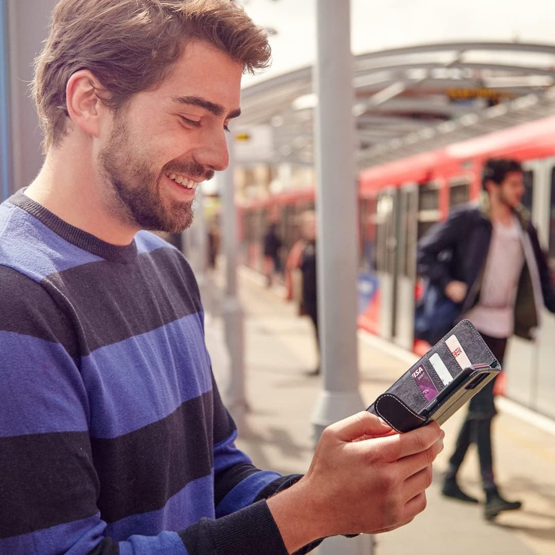 Snugg Funda tipo cartera para iPhone 15 Pro  Funda plegable con 3 ranuras para tarjetas, cierre magnético y función de soporte para teléfono  Funda