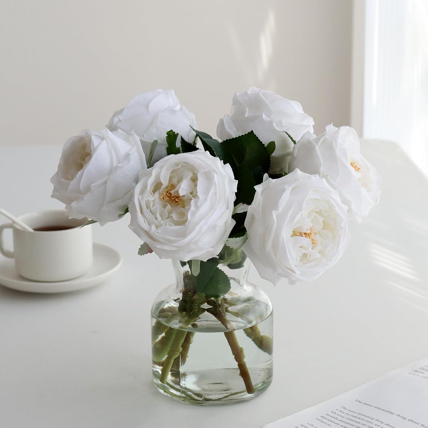 6 flores falsas de peonías de rosas Austin con jarrón, florero de vidrio transparente con peonías blancas de tacto real, flores artificiales para