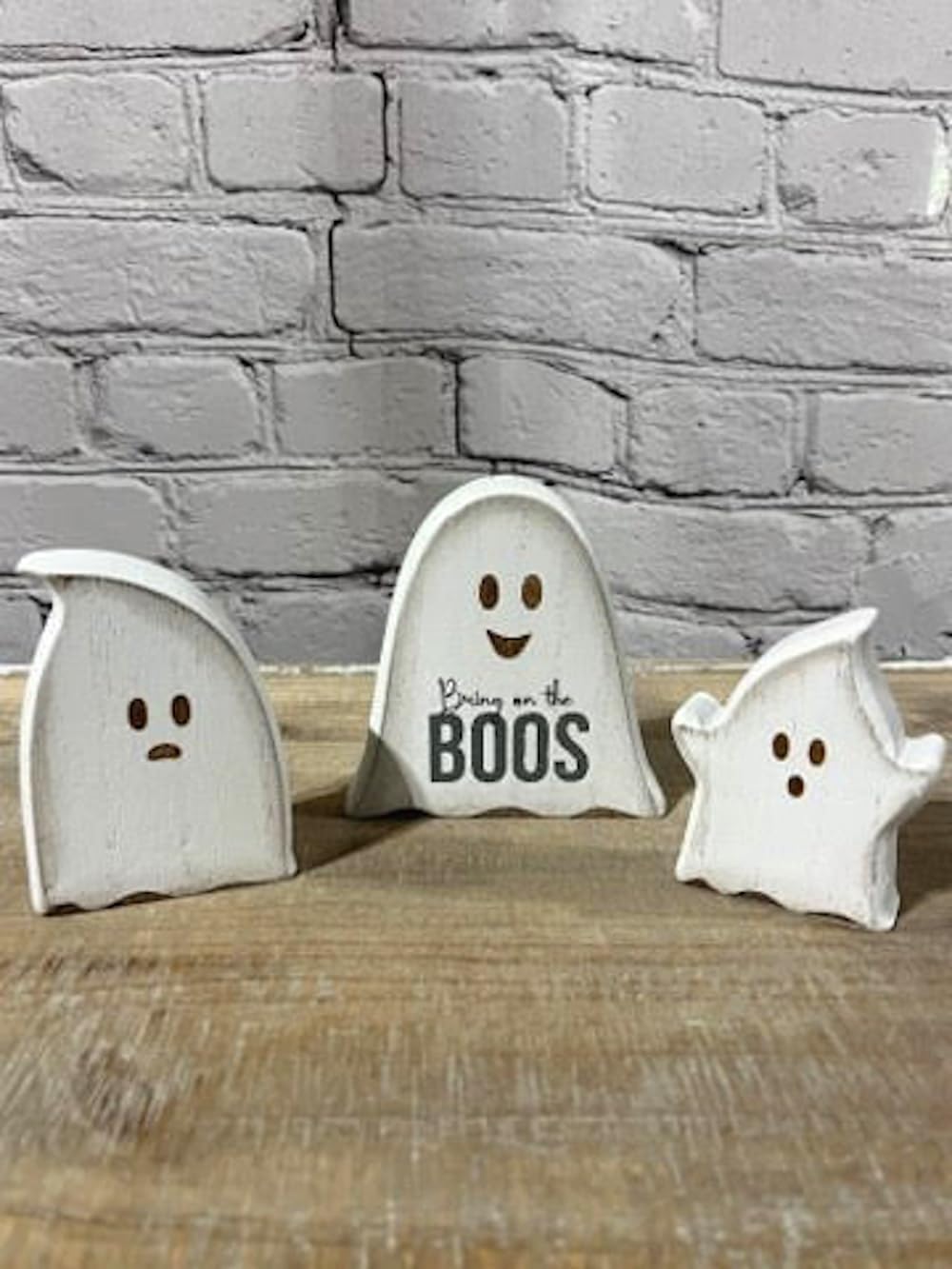 The Bridge Collection “Bring on The Boos Ghost Shelf Sitters – Juego de 3 – Decoración de Halloween para temporada espeluznante – Decoración fantasma