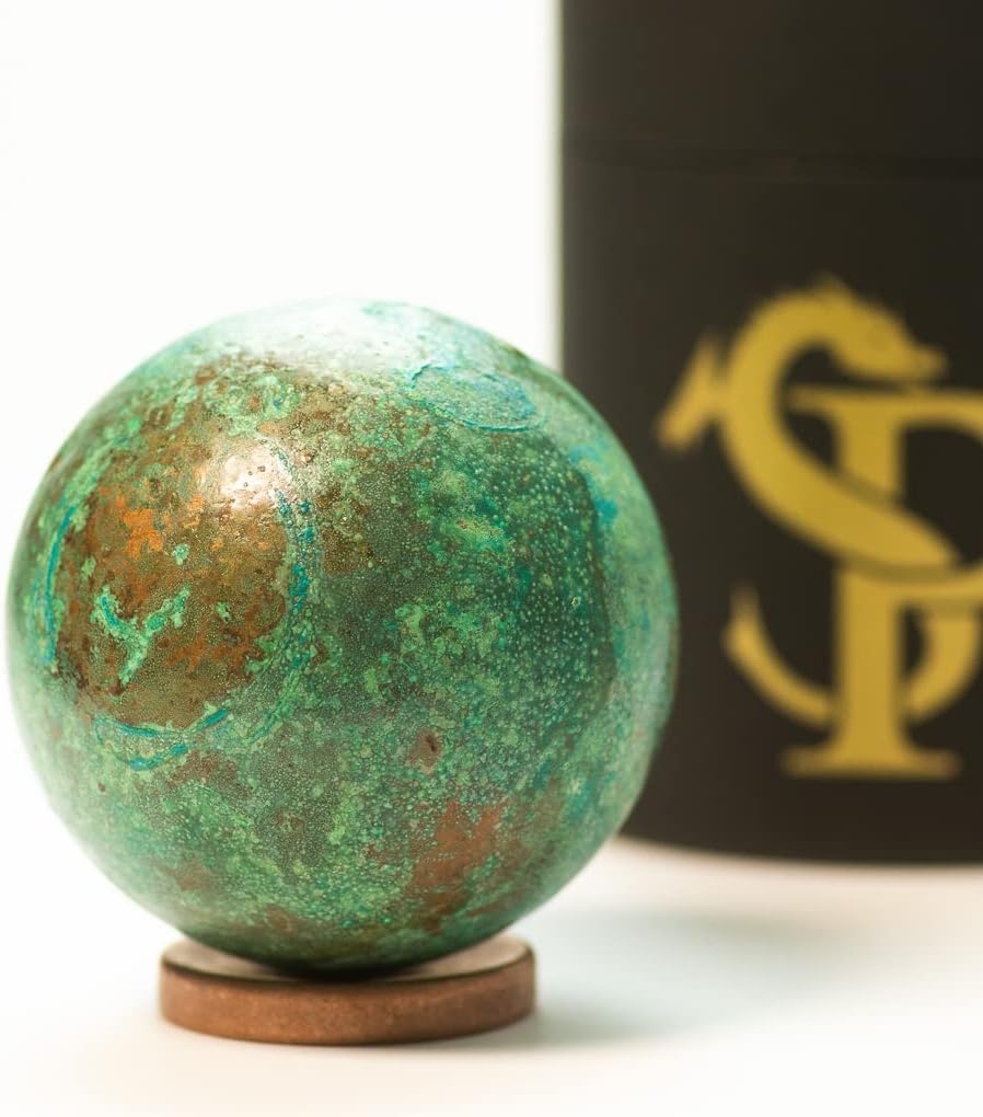 Orbe de cobre Verdigris con pátina forzada verde – Esfera de 2.25″ – 1.75 lb