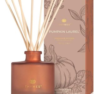 Thymes Difusor de varillas pequeñas de laurel de calabaza  Juego de difusor de fragancia para el hogar con varillas difusoras de junco, aceite de Thymes Difusor de varillas pequeñas de laurel de calabaza  Juego de difusor de fragancia para el hogar con varillas difusoras de junco, aceite de