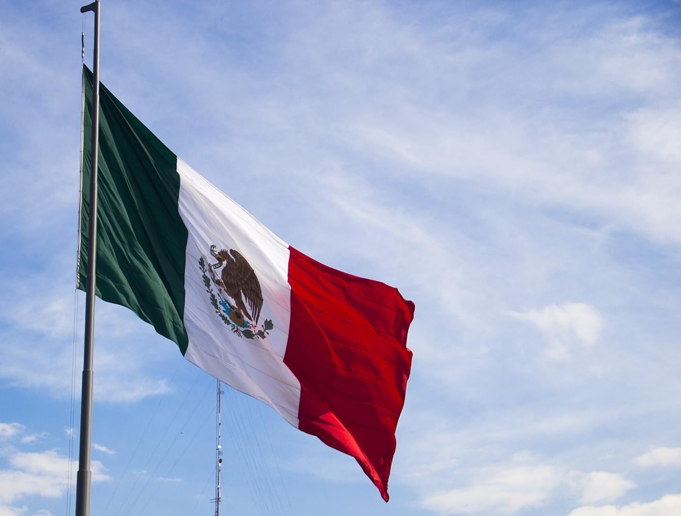 Bandera de México de 10 x 15 pies, banderas nacionales mexicanas con 3 ojales de latón, 4 costuras y poliéster 100D de alta calidad.