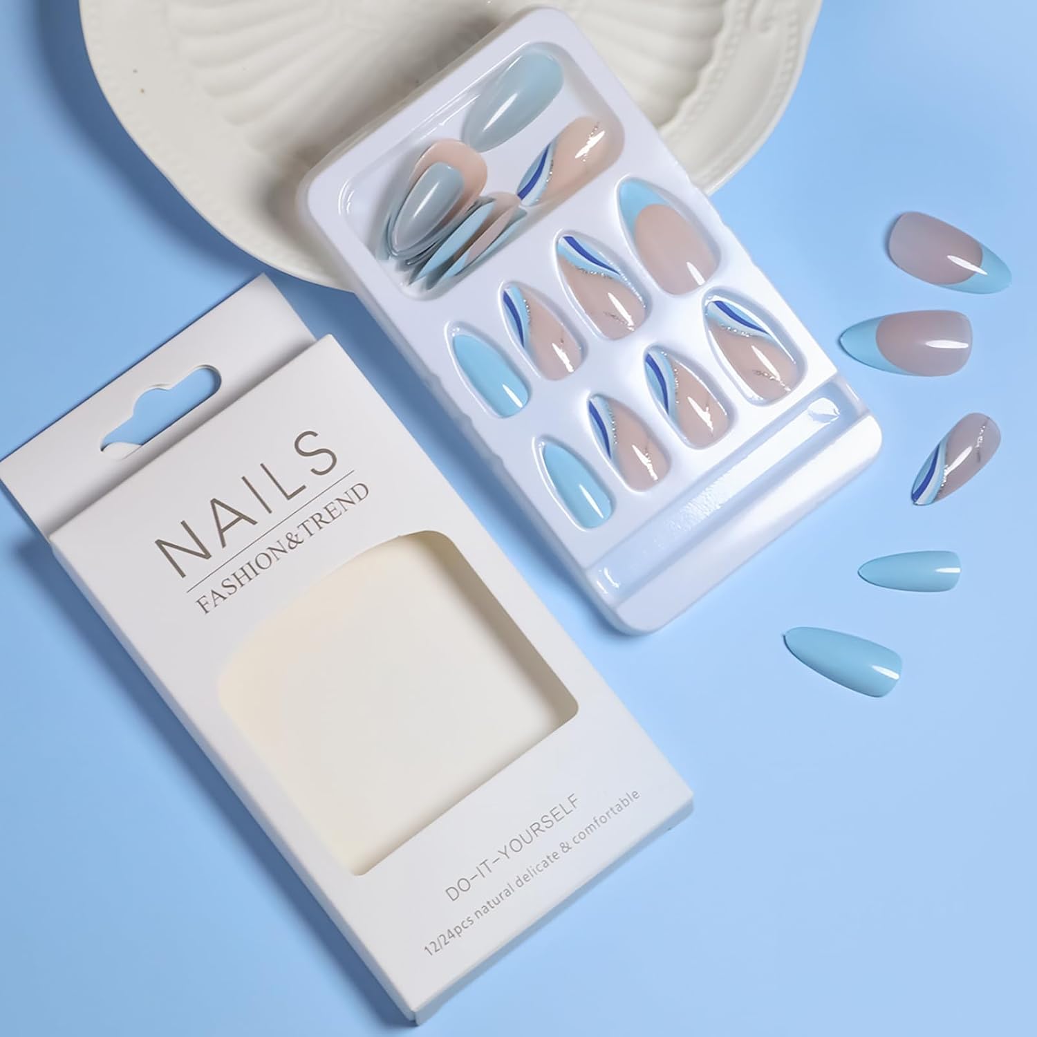 Uñas postizas azules a presión con punta francesa, uñas postizas medianas con diseño de brillantina de cobertura completa, uñas acrílicas