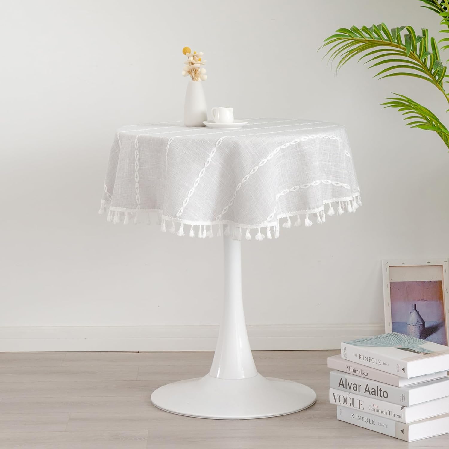 YZKITM Mantel redondo rústico pequeño lavable a rayas de lino jacquard de peso pesado estilo granja con borlas para cocina, comedor, fiesta,