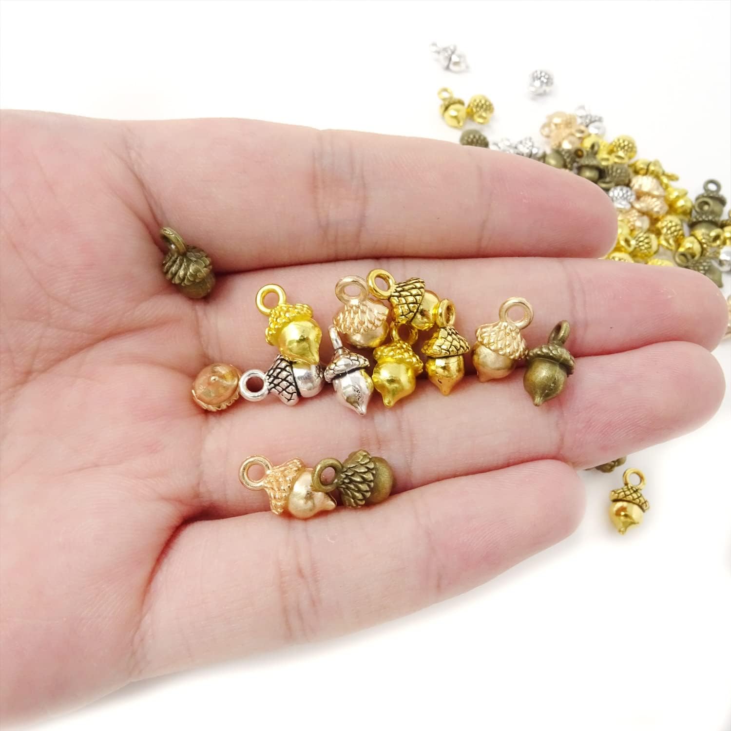 Honbay 100 dijes de aleación de bellota con dije de tuerca 3D para manualidades, aretes, pulseras, collares, llaveros y fabricación de joyas (2
