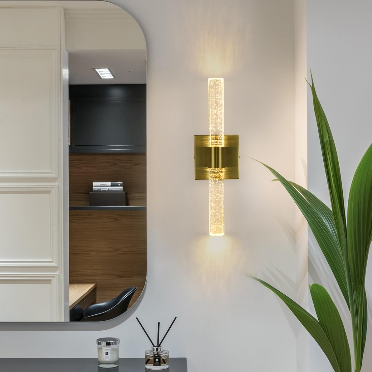 Juego de 2 apliques de pared dorados con luces LED de cristal para tocador de baño, paquete de 2 apliques de cristal modernos para montaje en pared