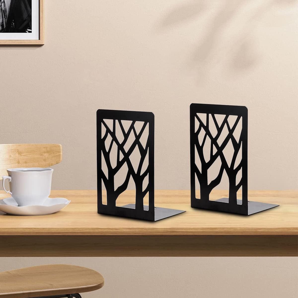 Coolnice Sujetalibros de metal negro para libros, diseño moderno de árboles, sujetalibros antideslizante, resistente para librosCD, estante