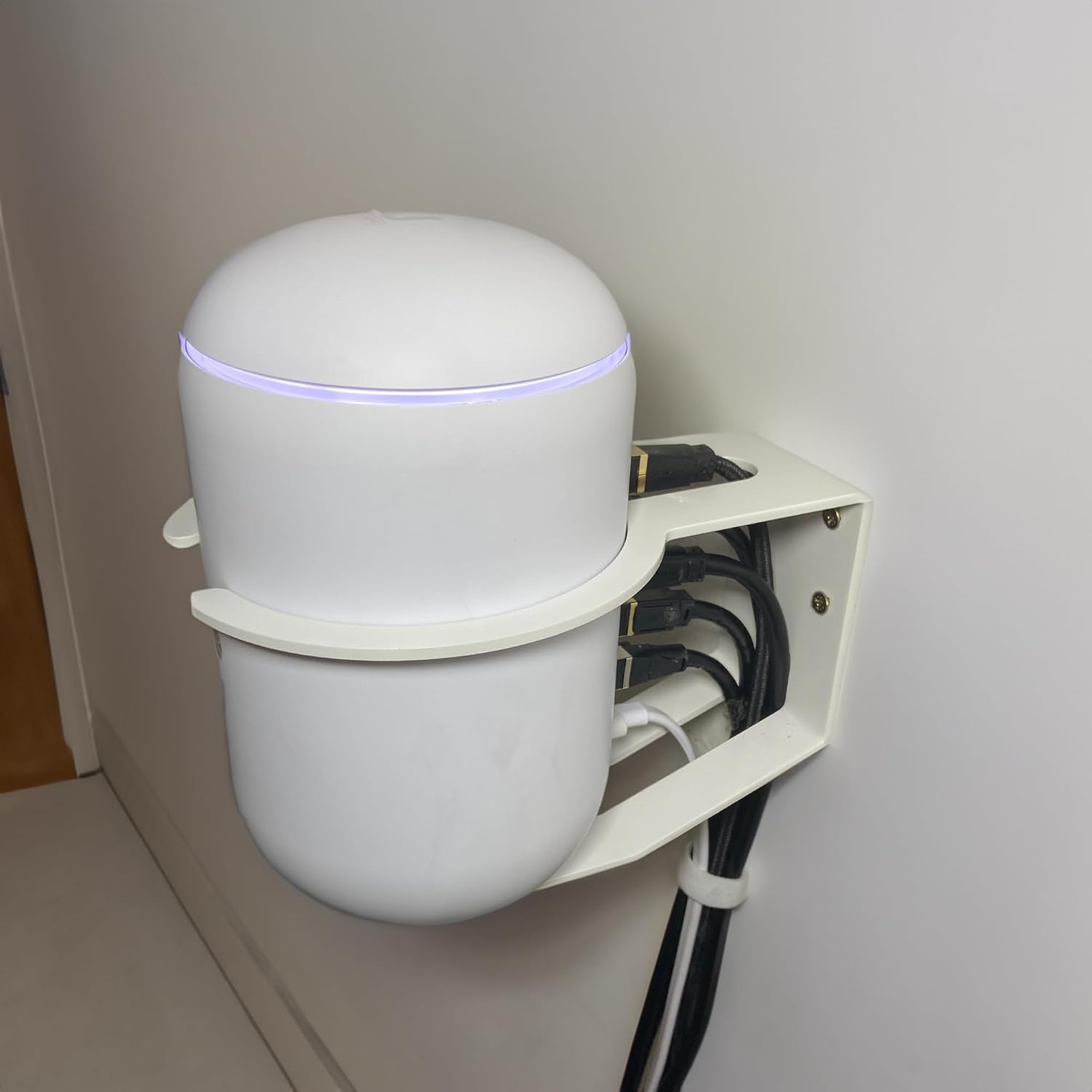 Soporte de montaje en pared personalizado para máquina UniFi Dream y enrutador UniFi Dream Router, asegurando seguridad y estabilidad – 1 unidad