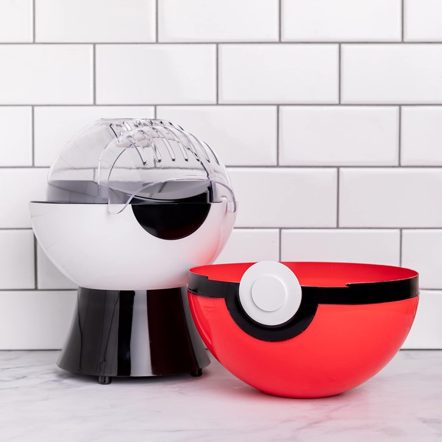 Uncanny Brands Máquina de palomitas de maíz Pokémon Pokeball – Electrodoméstico de cocina Pokémon